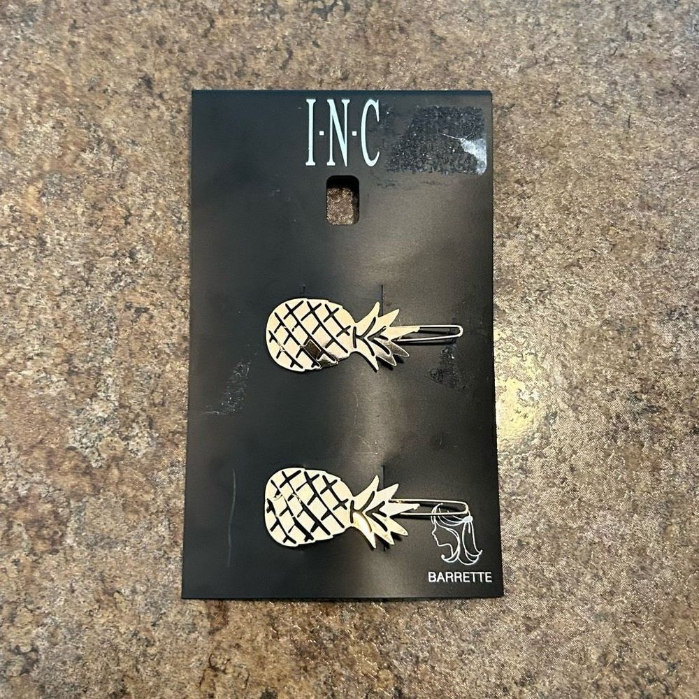 NWT Hair Clip Pineapple INC International Concept
